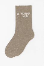 Lade das Bild in den Galerie-Viewer, Glitzersocken "Wonder Mum"