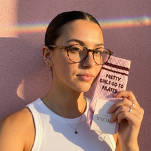 Lade das Bild in den Galerie-Viewer, Pilates-Socken „Pretty Girls go to pilates“ – Pink