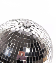 Lade das Bild in den Galerie-Viewer, Discokugel silber 20 cm
