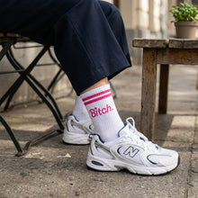 Lade das Bild in den Galerie-Viewer, Tennissocken "Bitch"
