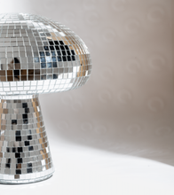 Lade das Bild in den Galerie-Viewer, Lampe Disco in Pilzform aus Glas 24 cm
