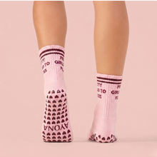 Lade das Bild in den Galerie-Viewer, Pilates-Socken „Pretty Girls go to pilates“ – Pink
