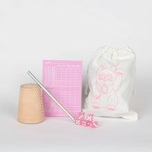 Lade das Bild in den Galerie-Viewer, Würfelspiel ROSA 5er Set
