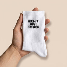 Lade das Bild in den Galerie-Viewer, Tennissocken "I DON'T GIVE A FUCK"
