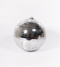 Lade das Bild in den Galerie-Viewer, Discokugel silber 20 cm
