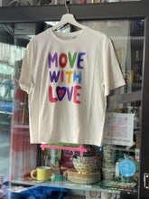 Lade das Bild in den Galerie-Viewer, ICHI Shirt weiss mit Schrift Move with love
