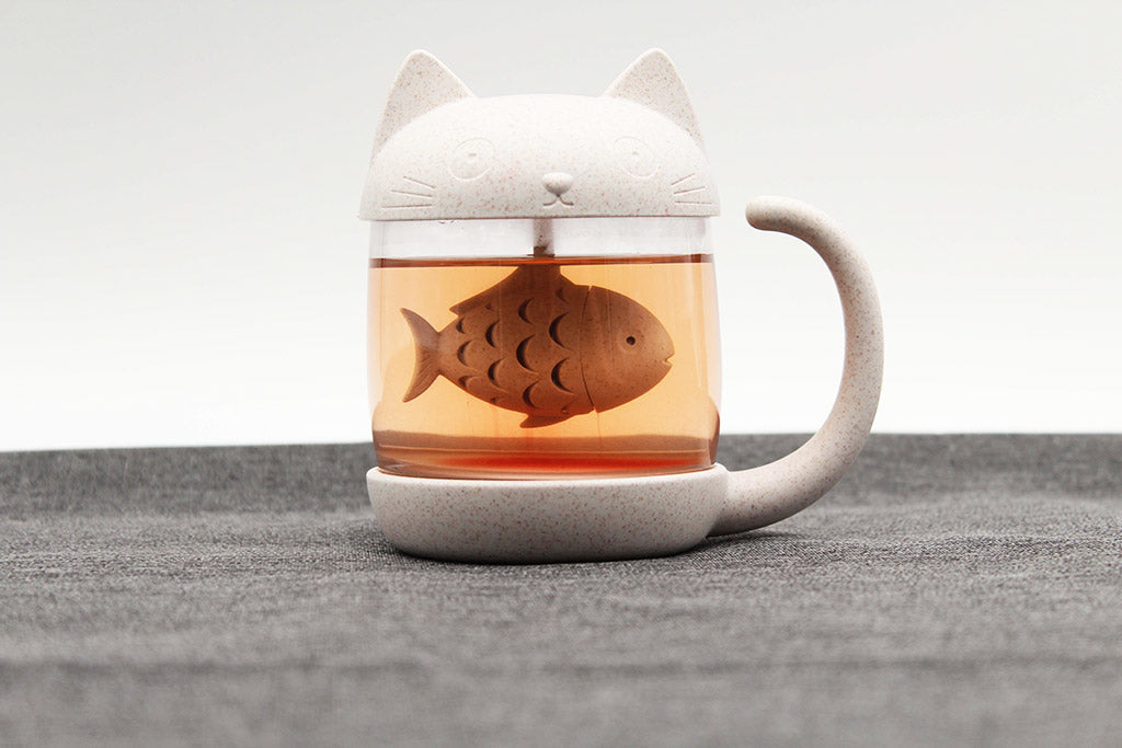 Teebecher Katze mit integriertem Tee-Ei in Fischform